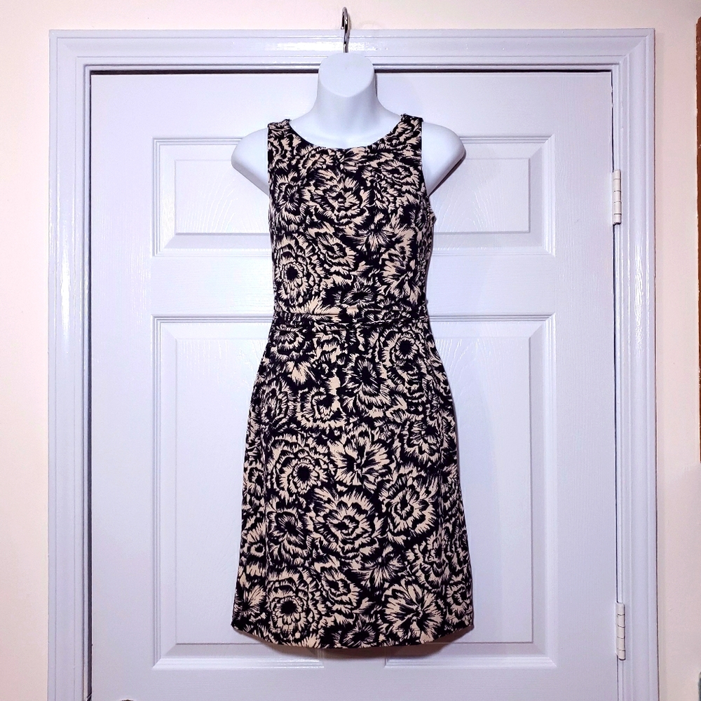 Ann Taylor sleeveless floral dress